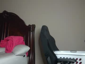 couple Live Naked Cam Girls with mikesteaks