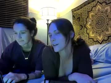 couple Live Naked Cam Girls with sillygirlsxx